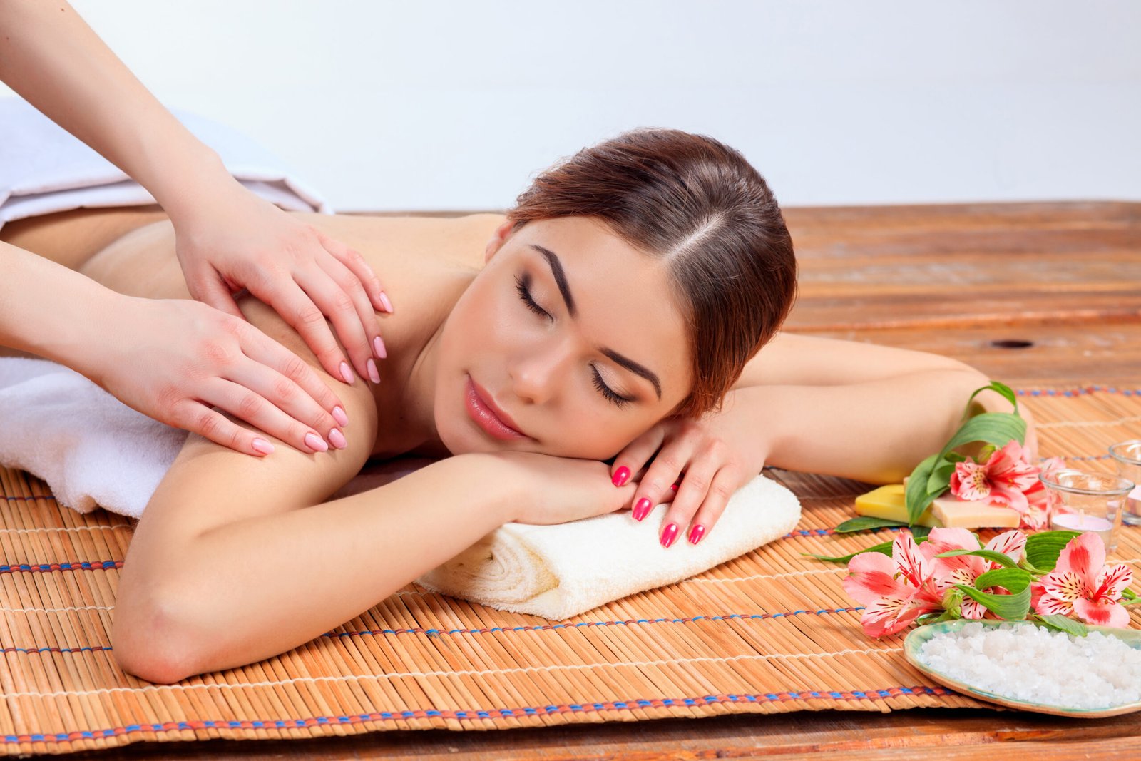 Noor-Massage Glow Therapy in Kochi offering the best massage services in Kochi for radiant skin and total relaxation.